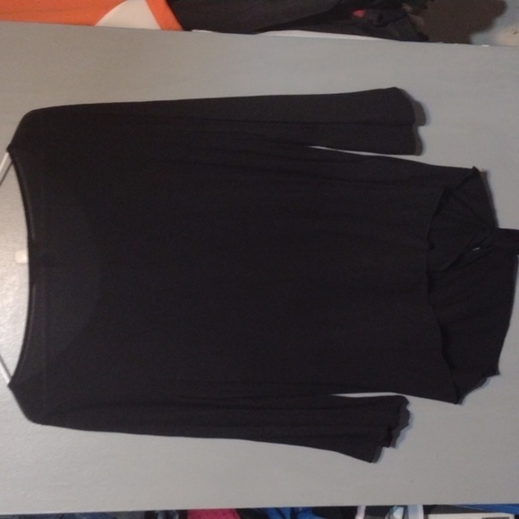 Banana Republic black shirt that ties in the front size medium - Picture 3 of 5